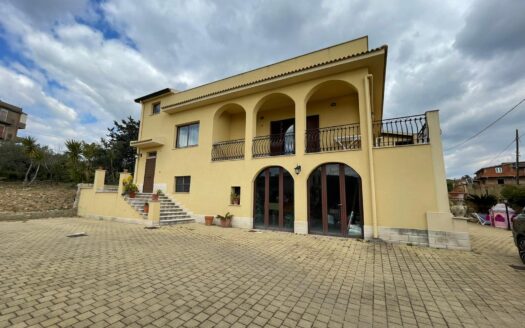 Villa in vendita di grande metratura