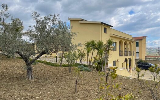 Villa in vendita di grande metratura