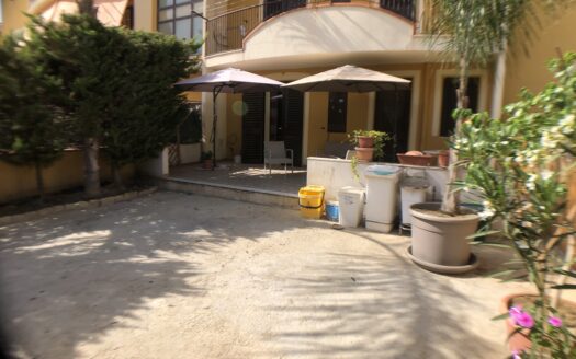 Appartamento Piano terra con giardino e box auto