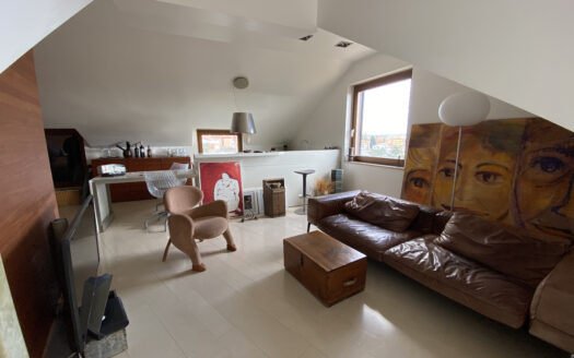 Attico nella centralissima via di San Leone