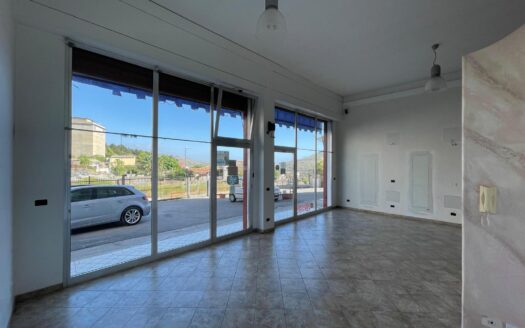 Magazzino commerciale zona Quadrivio Spinasanta